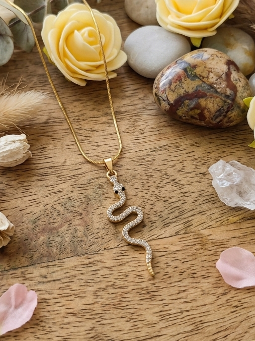 Collier Naga